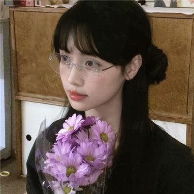 草丛里的羊